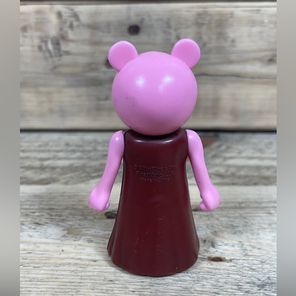 Roblox Piggy Action Figure 4” Red Dress Girl Pink Pig Series 1 Video Game Toy - Picture 3 of 6